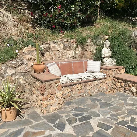 Rustic In بيت ضيافة Lanjarón